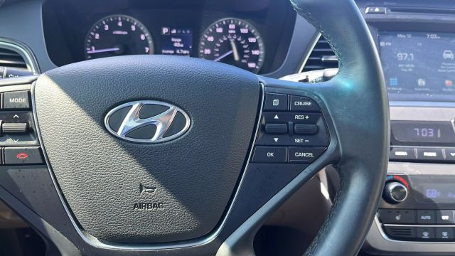 2017 Hyundai Sonata - Image 23