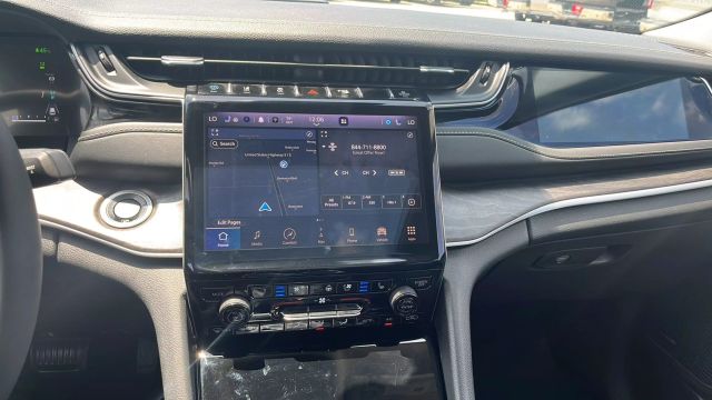 2023 Jeep Grand Cherokee 4xe - Image 21