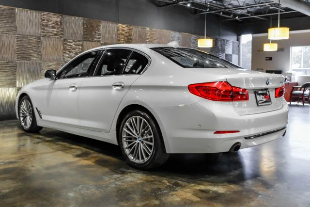 2017 Bmw 5 Series 530i Sedan 4d - Image 11