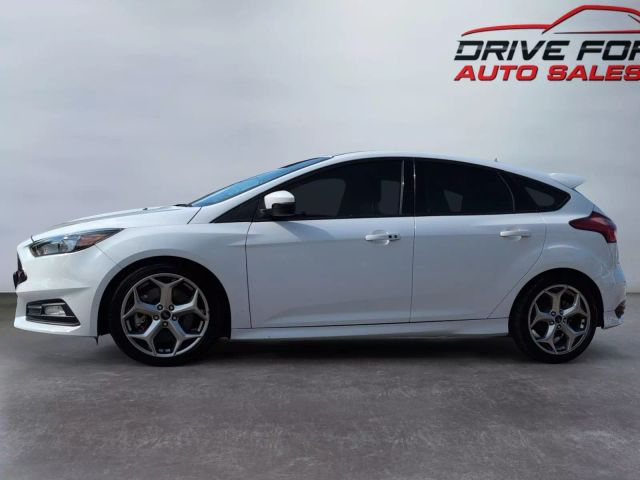 2016 Ford Focus - Image 2