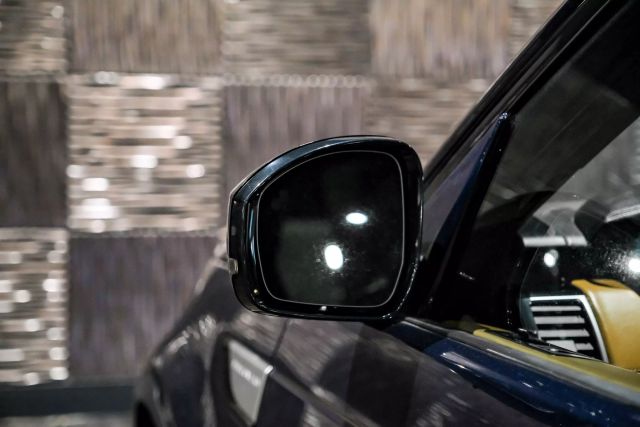 2019 Land Rover Discovery Hse Luxury Sport Utility 4d - Image 36