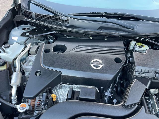 2013 Nissan Altima - Image 17