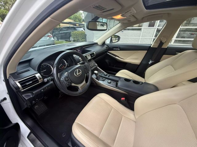 2015 Lexus Is - Image 10