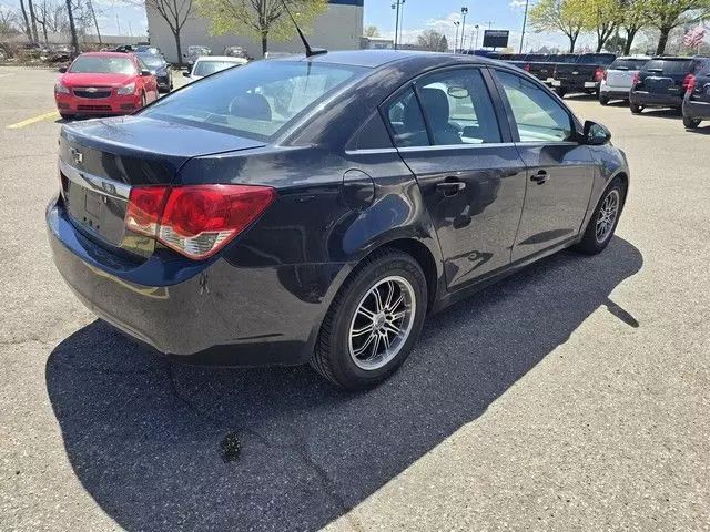 2012 Chevrolet Cruze - Image 4