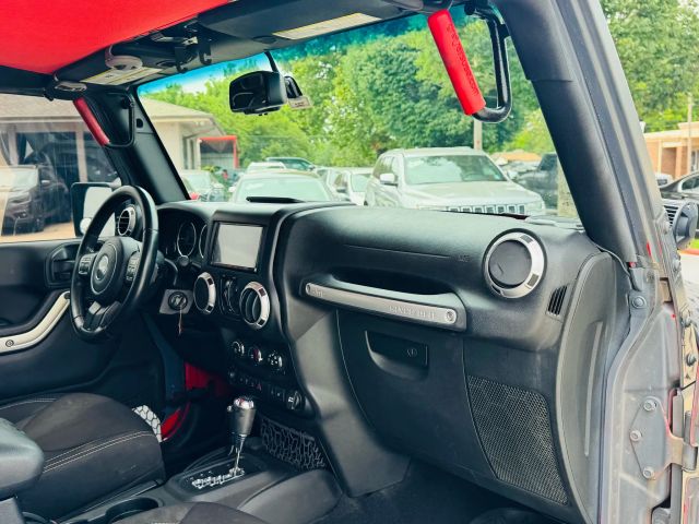 2015 Jeep Wrangler - Image 21