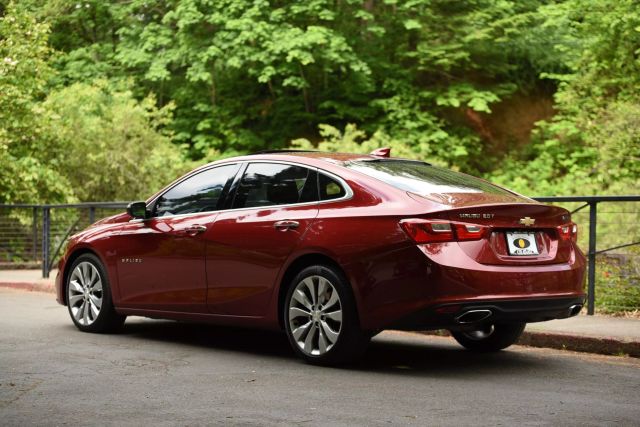 2018 Chevrolet Malibu - Image 3