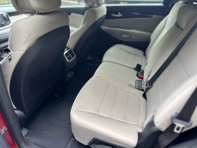 2016 Kia Sorento - Image 9