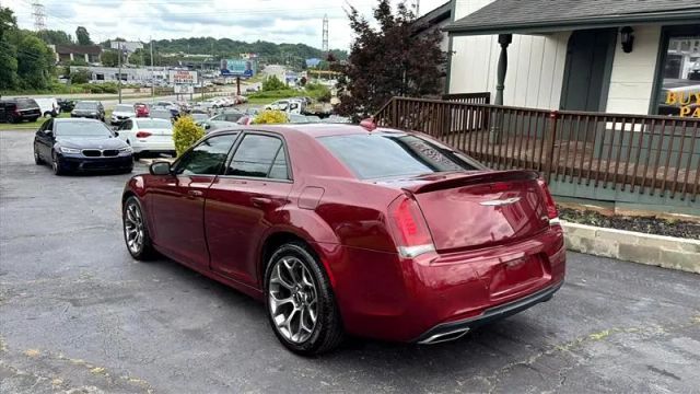 2018 Chrysler 300 - Image 7