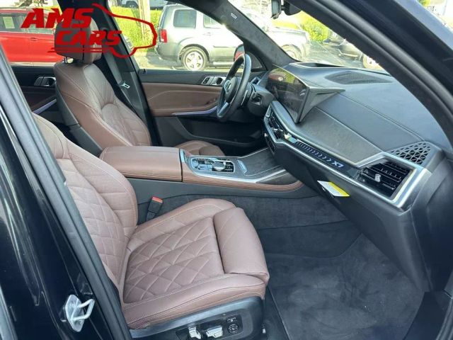 2024 Bmw X7 - Image 16