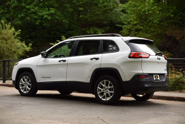 2016 Jeep Cherokee - Image 3