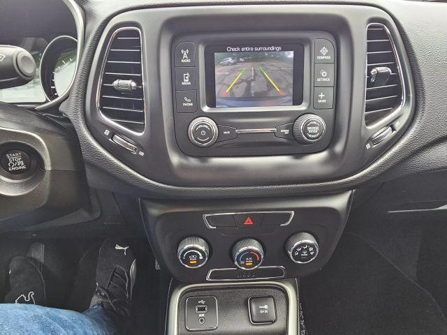 2018 Jeep Compass - Image 19