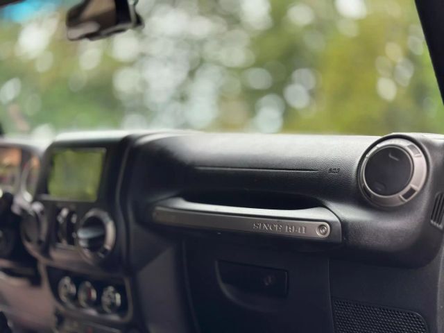 2016 Jeep Wrangler - Image 22