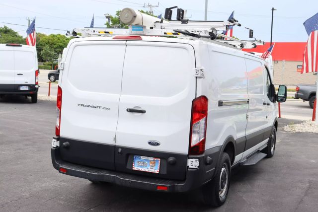 2018 Ford Transit 250 Van - Image 18