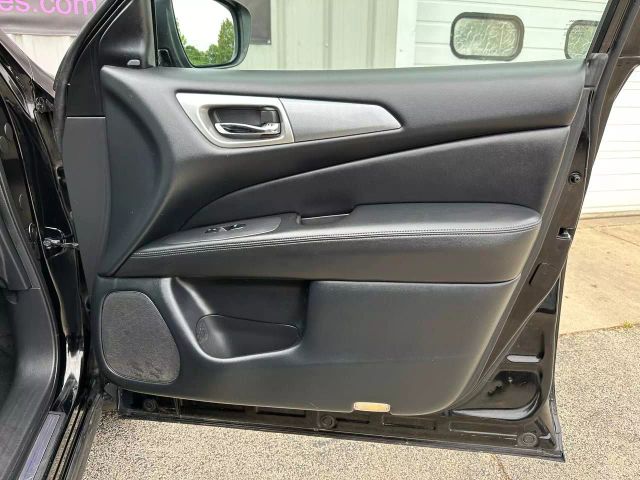 2020 Nissan Pathfinder - Image 24
