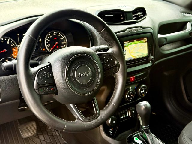 2016 Jeep Renegade - Image 15