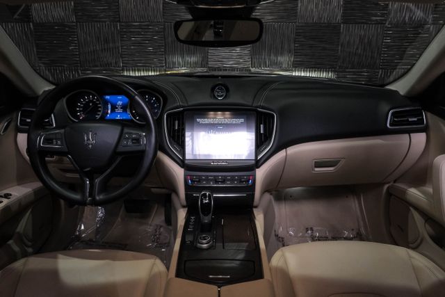 2018 Maserati Ghibli S Granlusso Sedan 4d - Image 16