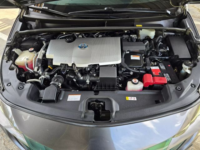 2017 Toyota Prius Prime - Image 13