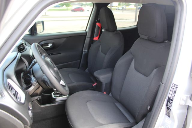 2019 Jeep Renegade - Image 3