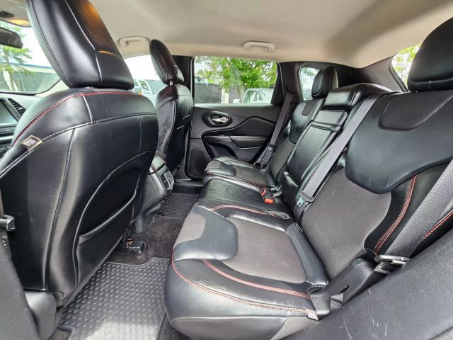 2015 Jeep Cherokee - Image 12