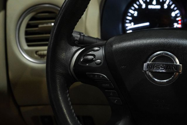 2016 Nissan Pathfinder Platinum Sport Utility 4d - Image 16