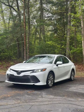 2019 Toyota Camry Le Sedan 4d - Image 3