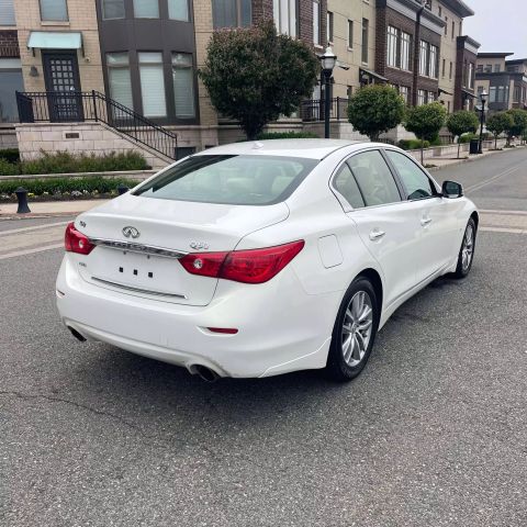2015 Infiniti Q50 3.7 Premium Sedan 4d - Image 7