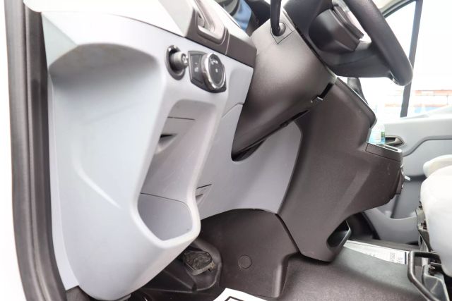 2018 Ford Transit 250 Van - Image 13