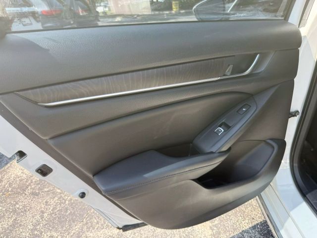 2018 Honda Accord - Image 28
