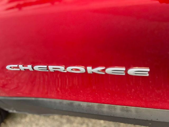 2017 Jeep Cherokee Latitude Sport Utility 4d - Image 38