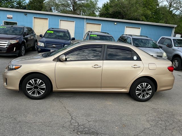 2011 Toyota Corolla - Image 4