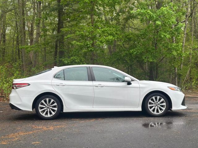 2019 Toyota Camry Le Sedan 4d - Image 4