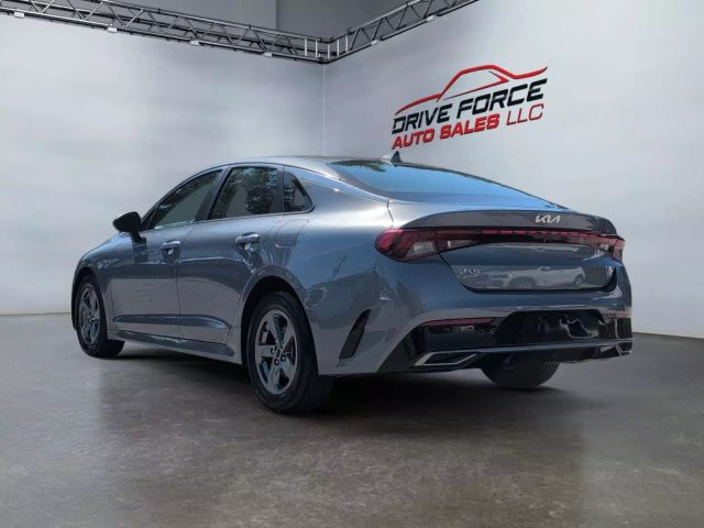 2022 Kia K5 - Image 3