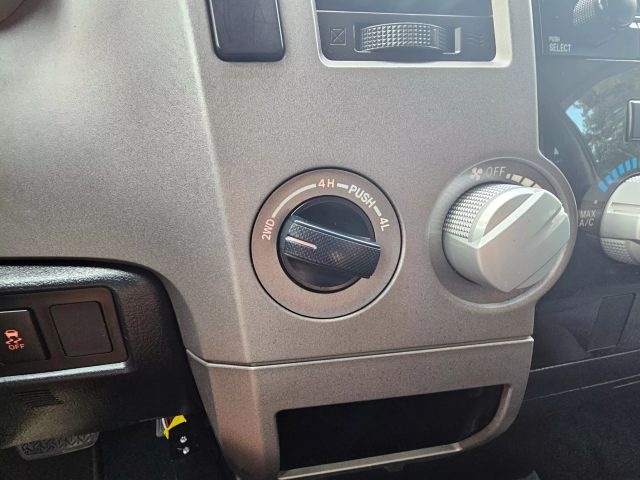 2013 Toyota Tundra Double Cab - Image 19