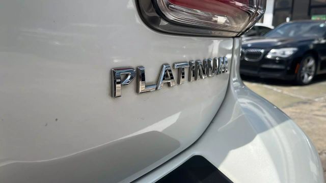 2019 Nissan Armada - Image 3