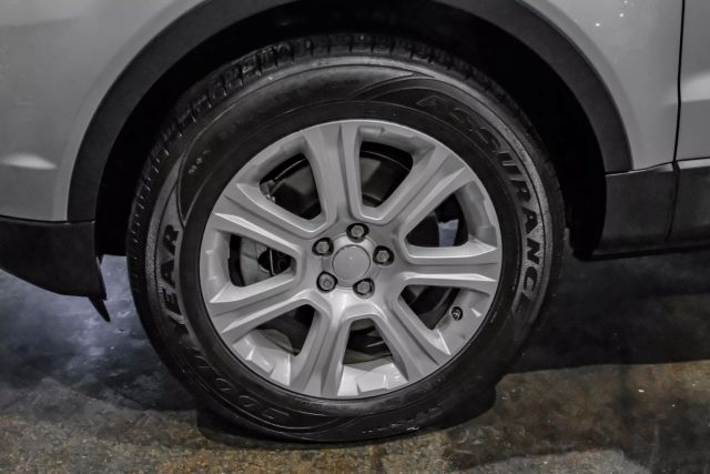 2018 Land Rover Range Rover Evoque Se Premium Sport Utility 4d - Image 50