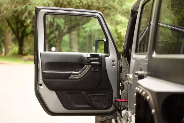 2016 Jeep Wrangler - Image 16