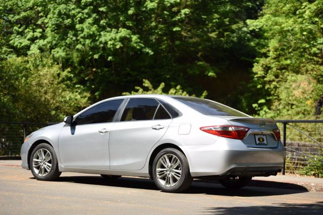 2016 Toyota Camry - Image 3