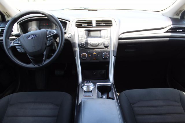 2018 Ford Fusion - Image 2