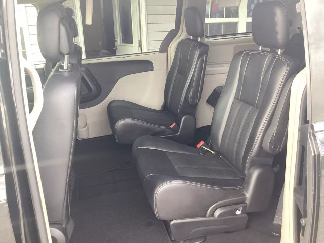 2016 CHRYSLER TOWN & COUNTRY VAN BLACK AUTOMATIC - Interstate Auto Sales