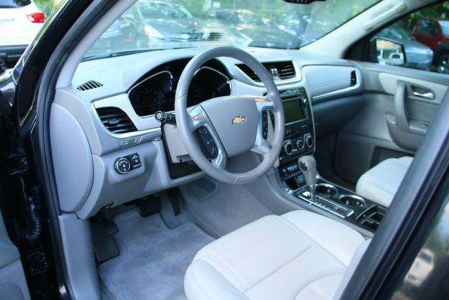 2015 Chevrolet Traverse - Image 10