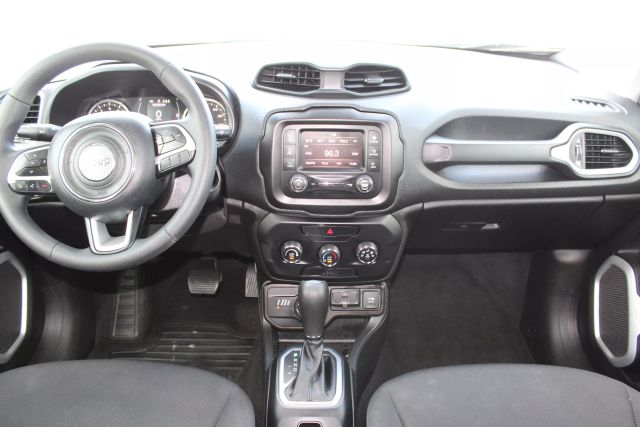 2019 Jeep Renegade - Image 2