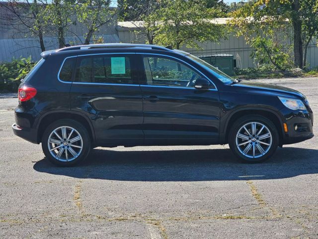 2011 Volkswagen Tiguan - Image 4
