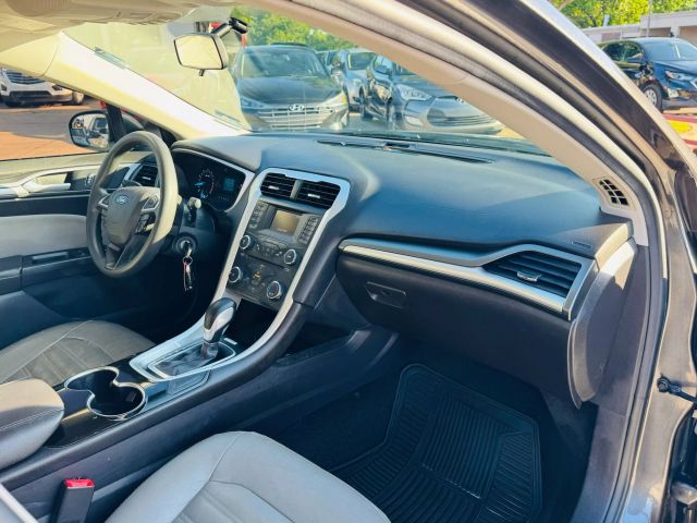 2016 Ford Fusion - Image 20