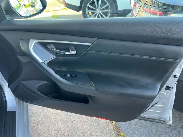 2018 Nissan Altima - Image 23