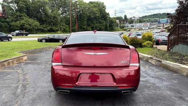 2018 Chrysler 300 - Image 6