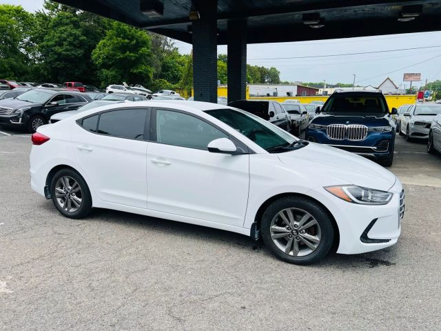 2018 Hyundai Elantra - Image 2