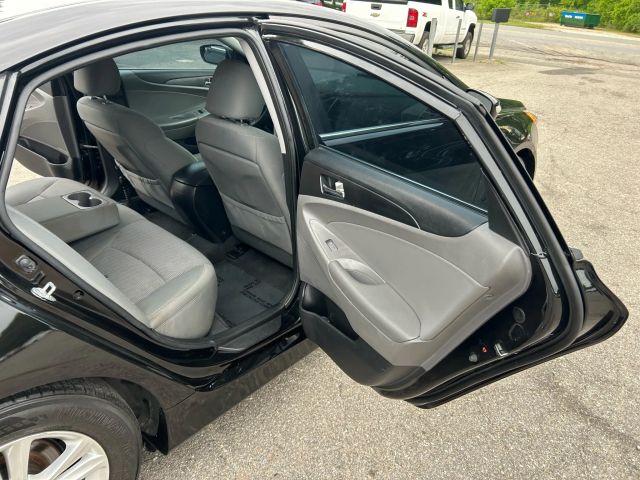 2014 Hyundai Sonata - Image 13