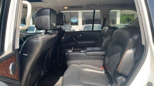 2019 Nissan Armada - Image 28