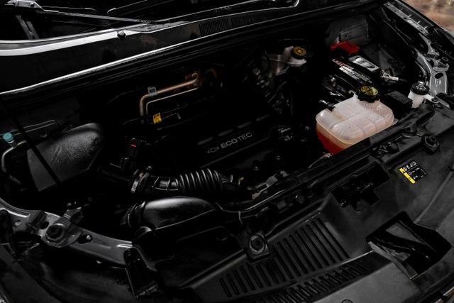 2019 Chevrolet Trax Lt Sport Utility 4d - Image 44