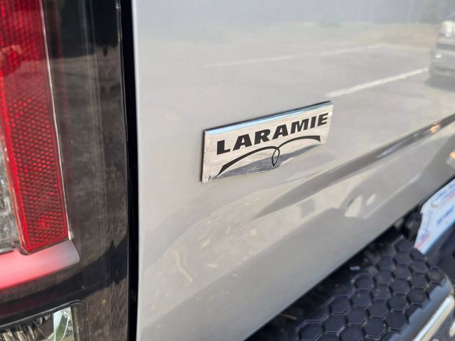 2016 Ram 1500 Crew Cab - Image 12